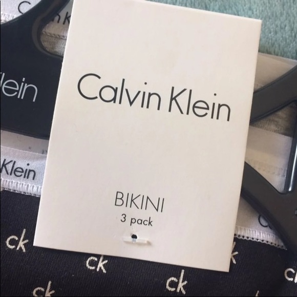 💥SALE💥 Calvin Klein Underwear Bundle - Picture 3 of 4